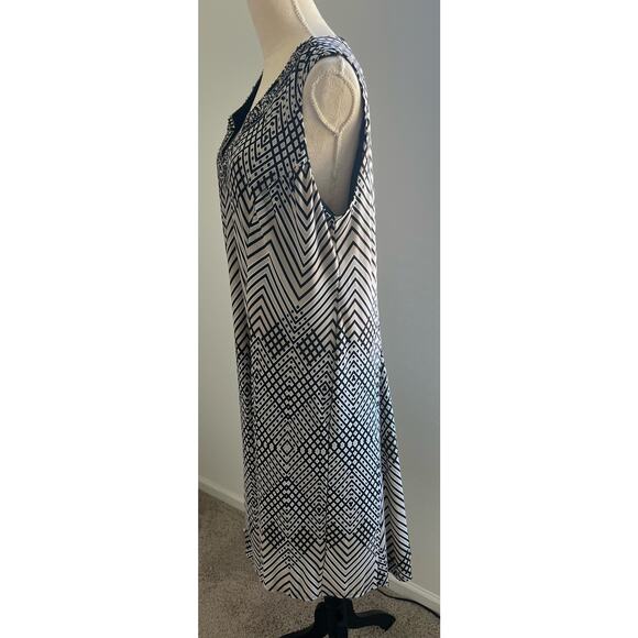 JM Collection Women Sleeveless Embellished Neckline Beige Black Swing Dress 0X - Picture 3 of 8